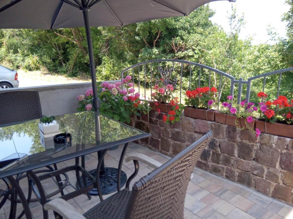 Chez Marthe, Organic Farm Stay 克宁 外观 照片